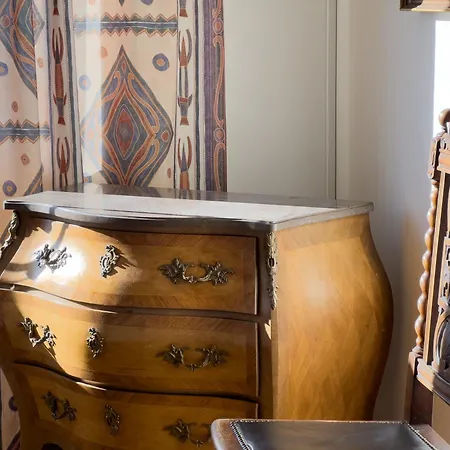 Cozy 2br Right In The Center Διαμέρισμα